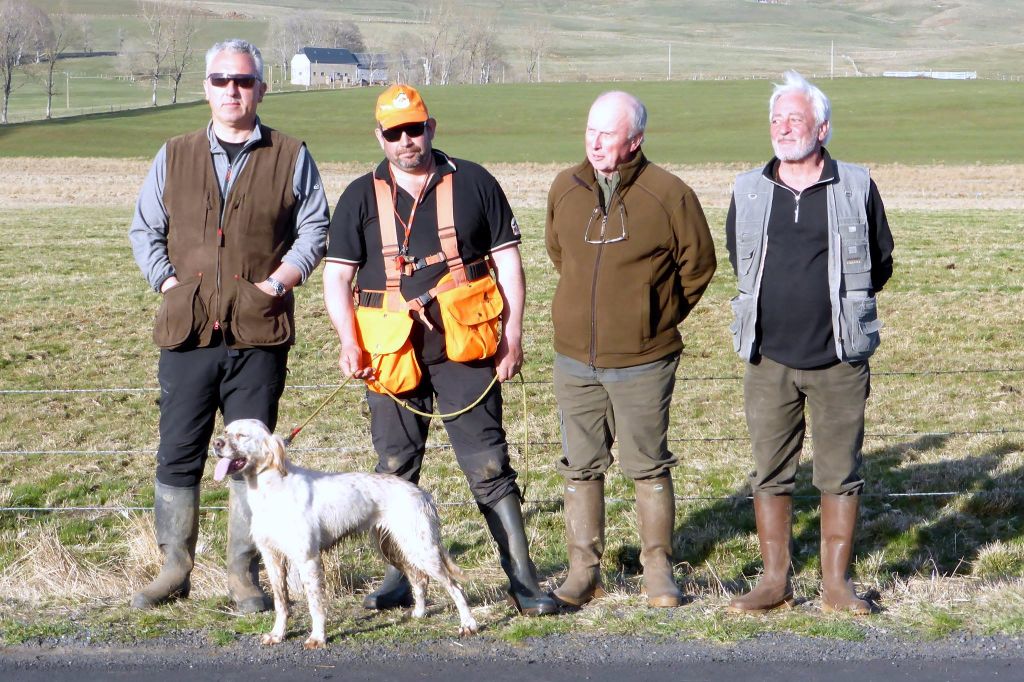 Des Hauts Burons Du Cantal - HIRKA  CACIT 