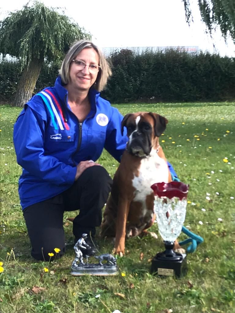 des murmures de l'océan - Lee-Ann termine 1ère sur le Championnat de France IFH Boxer 2021