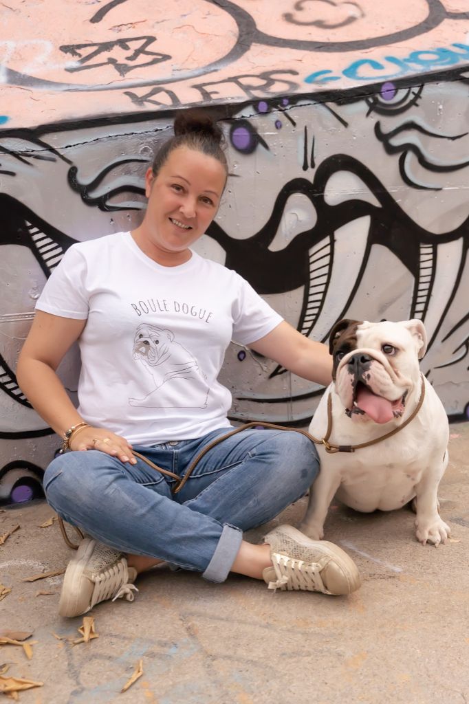 Shooting photos Egérie Bulldog Anglais pour  Doggy Flow !